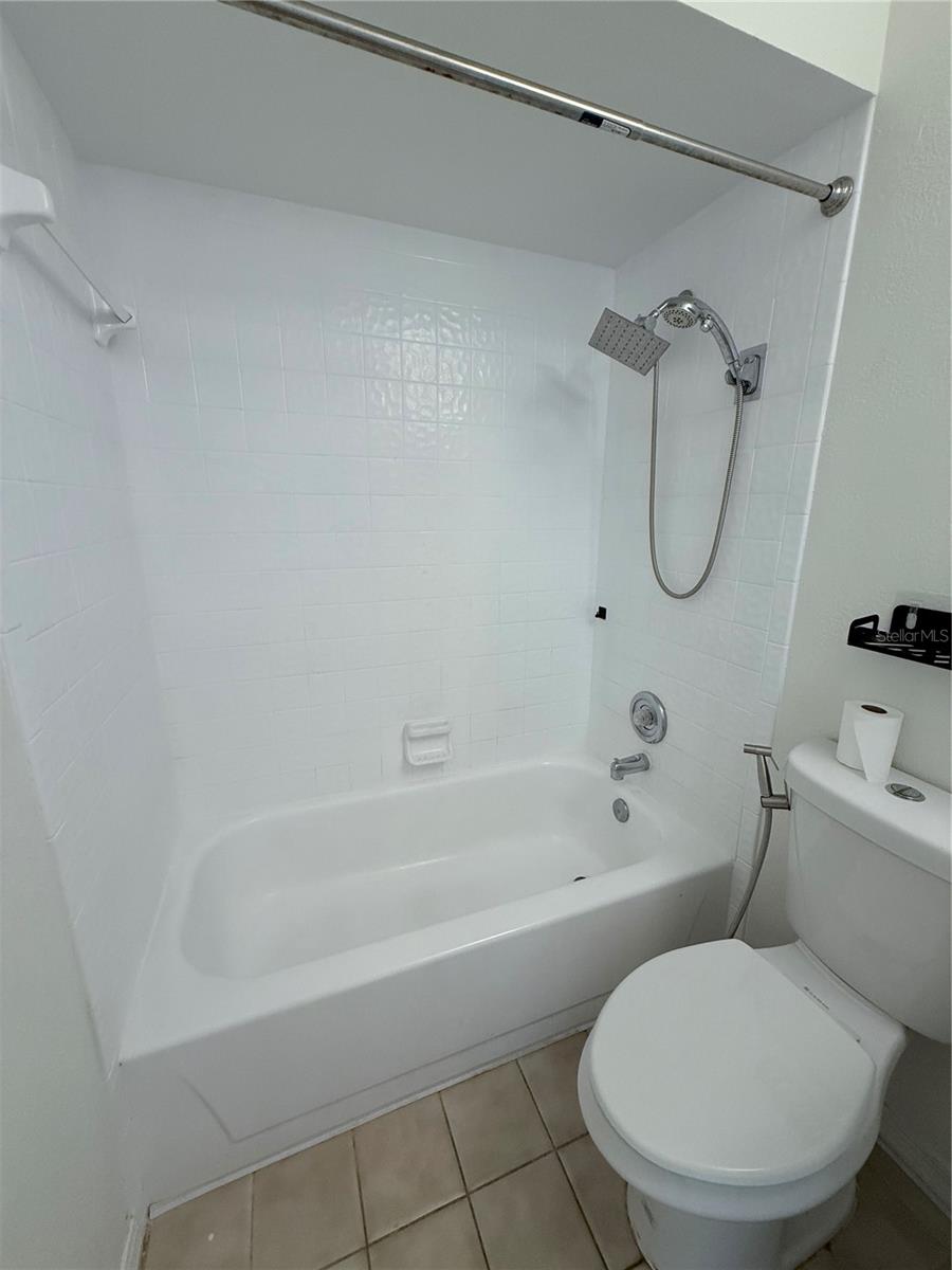 MAGNOLIA PLACE SUB - Residential Lease