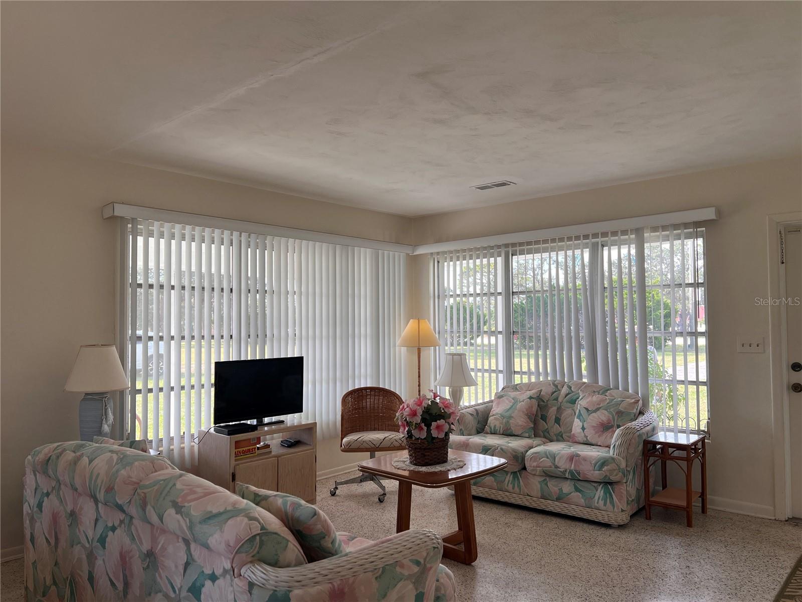 ENGLEWOOD GARDENS - Residential Lease