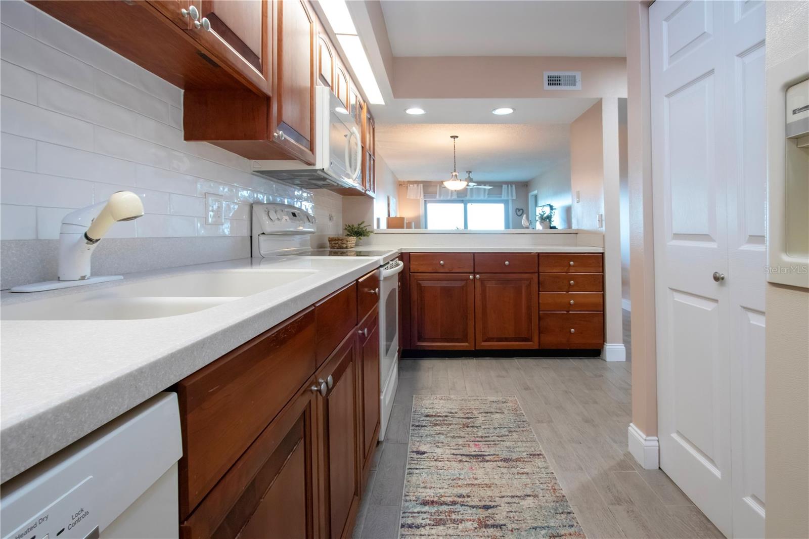 BAHIA DEL SOL A CONDOMINIUM - Residential