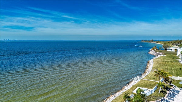 802 BAHIA DEL SOL DR # 6, RUSKIN, FL 33570 - Image df72688d10e9780c0ff8ca38c5fa345e/960947115