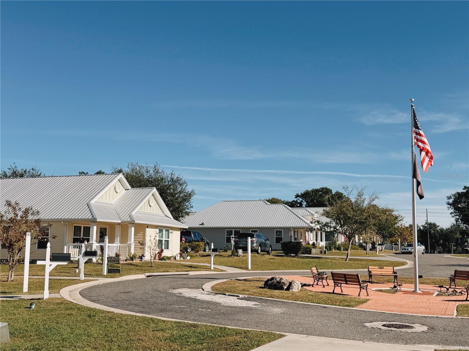 UMATILLA COTTAGES AT WATERS EDGE - Residential