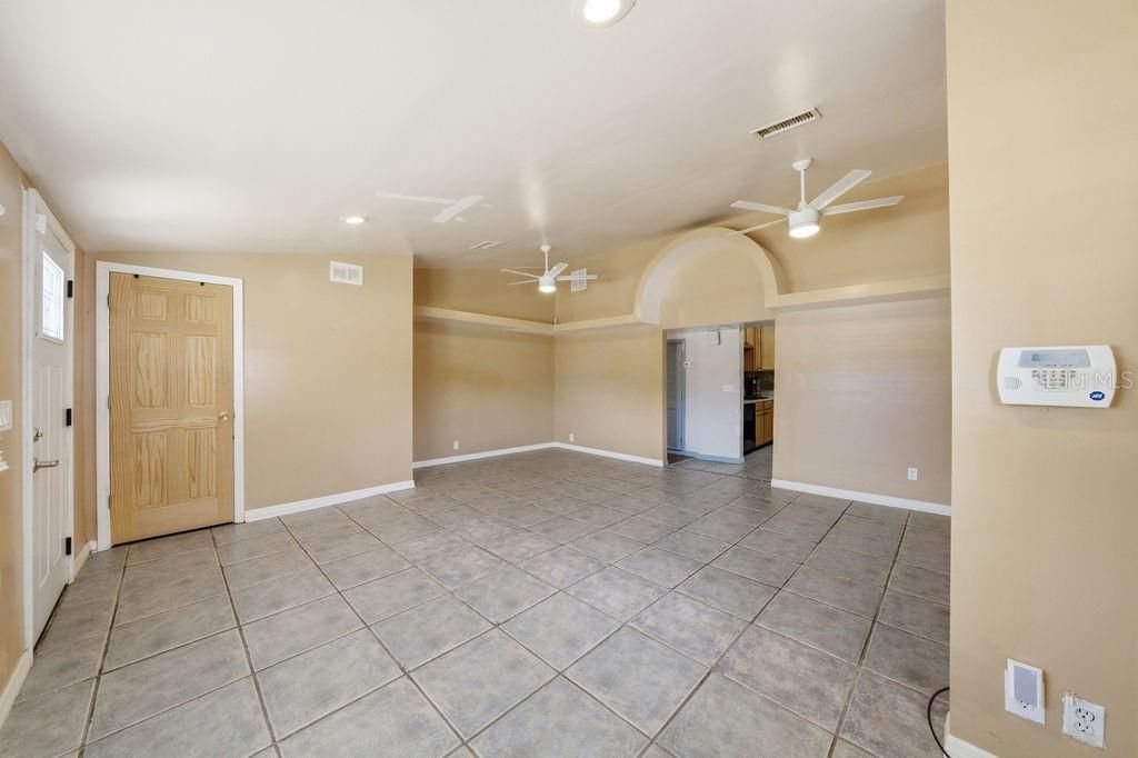 Photo of 7207 S West Shore Boulevard, Tampa, FL 33616 (MLS # A4691401)