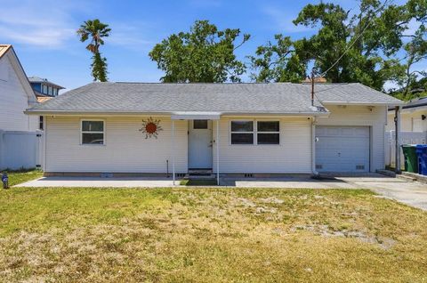 Photo of 7207 S West Shore Boulevard, Tampa, FL 33616 (MLS # A4691401)