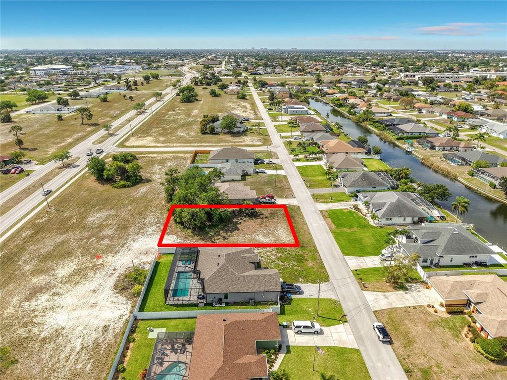 Photo of 1305 SW 8th Place, Cape Coral, FL 33991 (MLS # TB8498126)