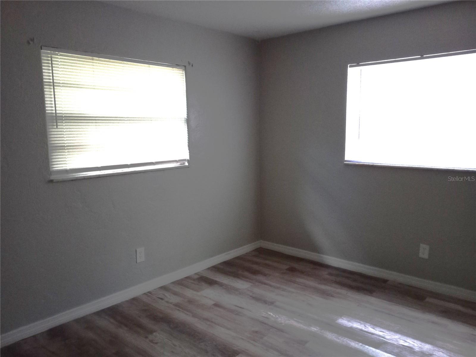 MASON & CARSWELLS HOLLY HILL - Residential Lease