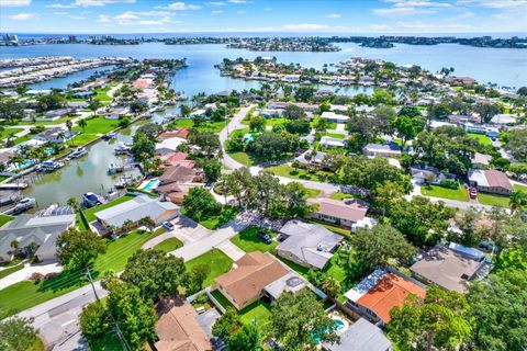 A home in SEMINOLE