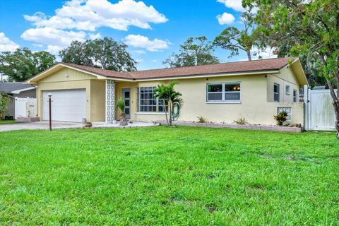 A home in SEMINOLE