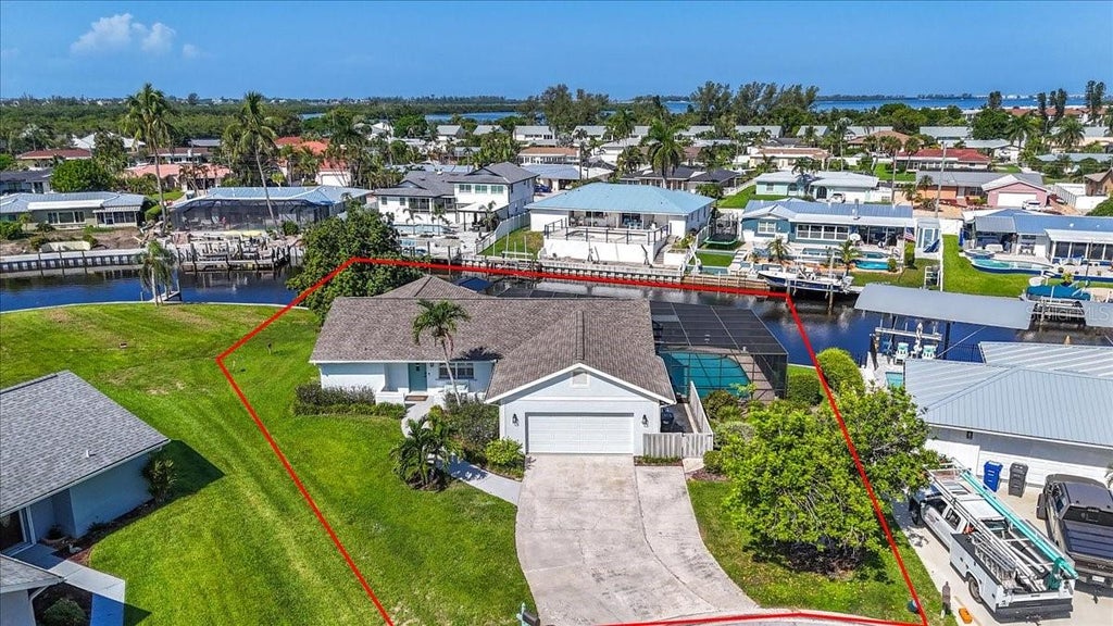 Photo of 5016 Mangrove Point Road, Bradenton, FL 34210 (MLS # A4702846)