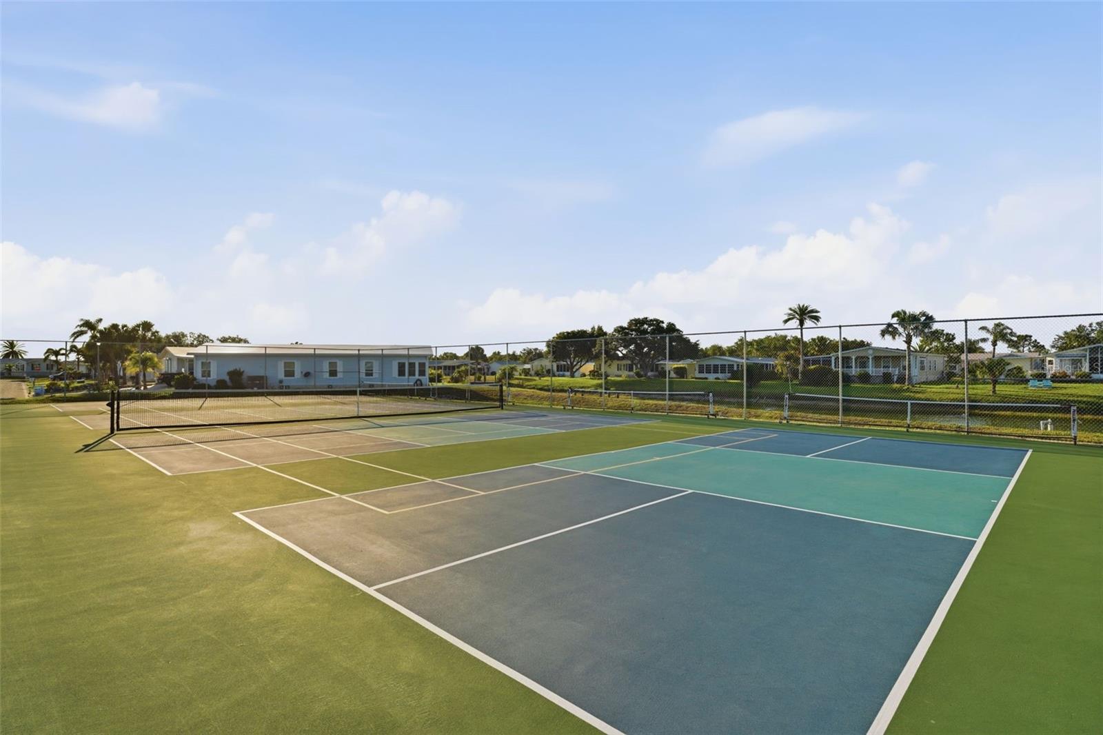 LEMON BAY ISLES PH 03 - Residential