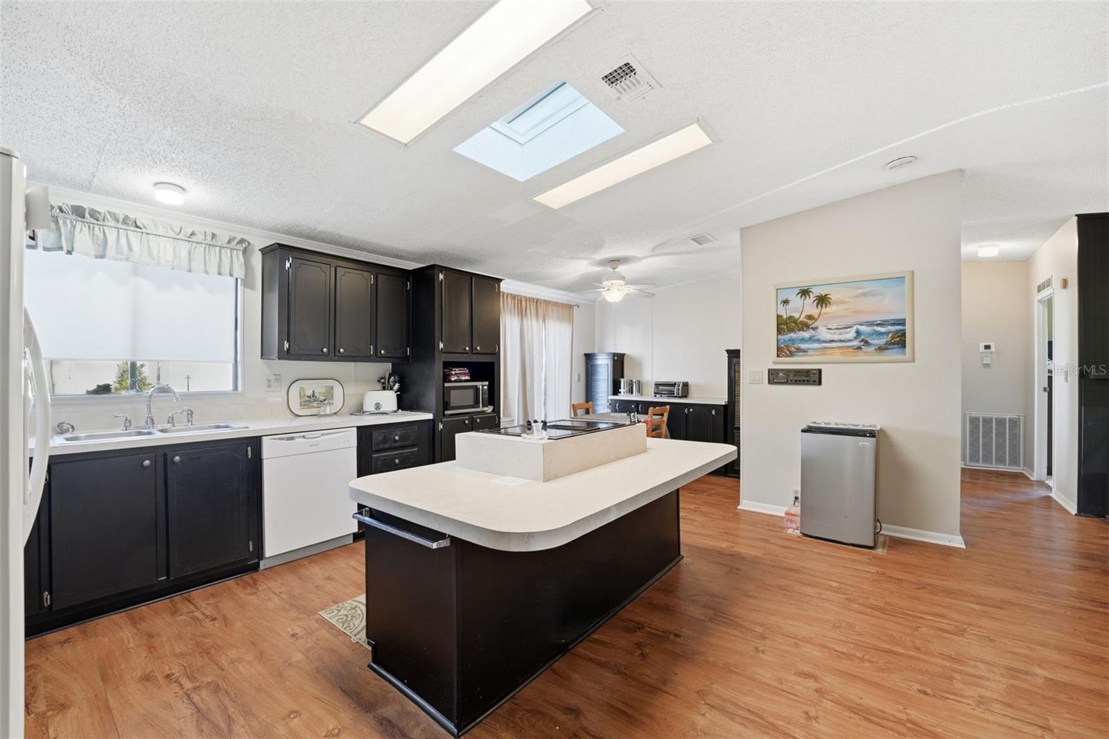 LEMON BAY ISLES PH 03 - Residential