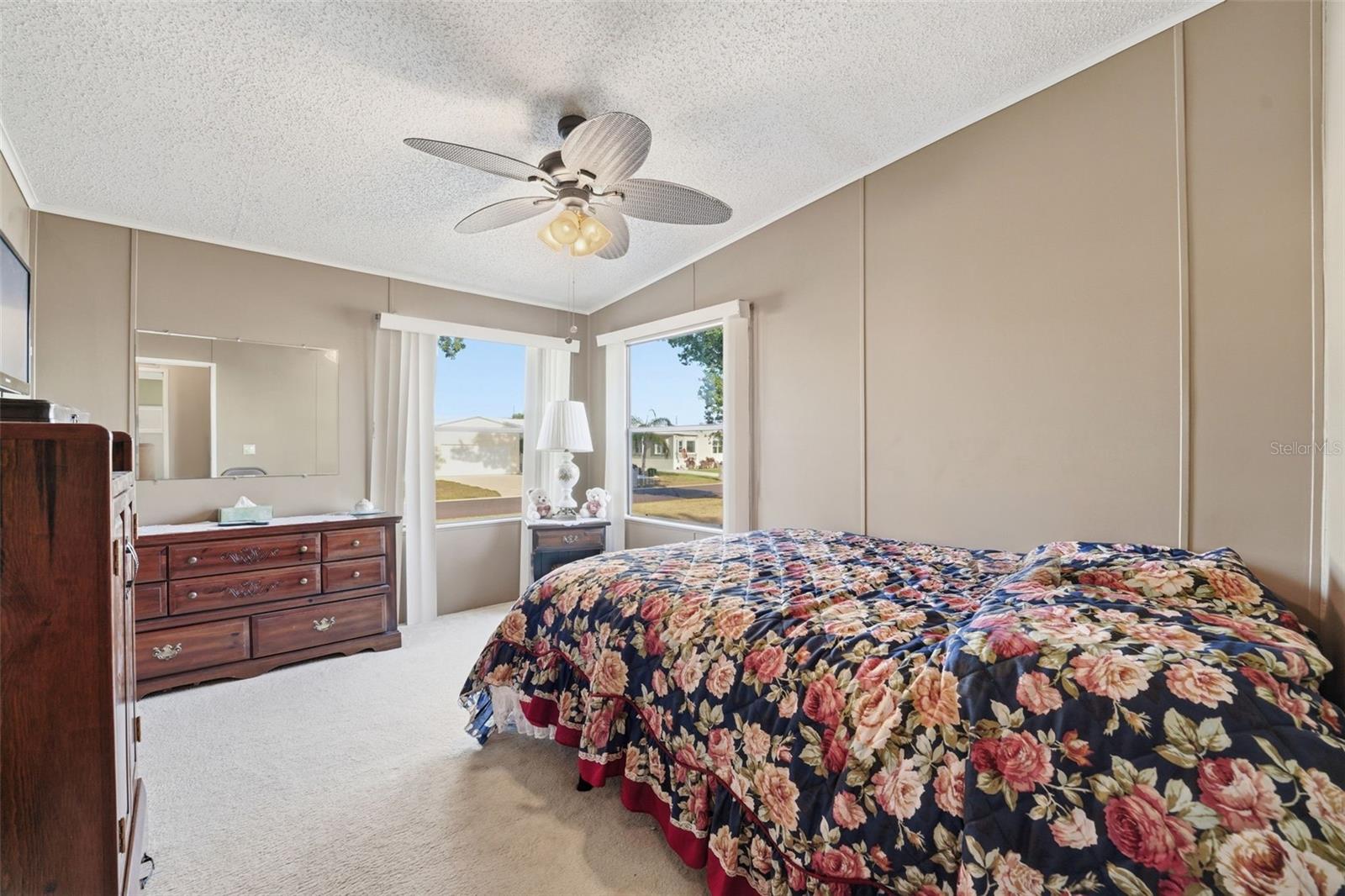 LEMON BAY ISLES PH 03 - Residential
