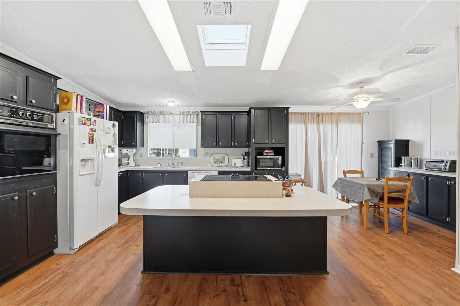 LEMON BAY ISLES PH 03 - Residential