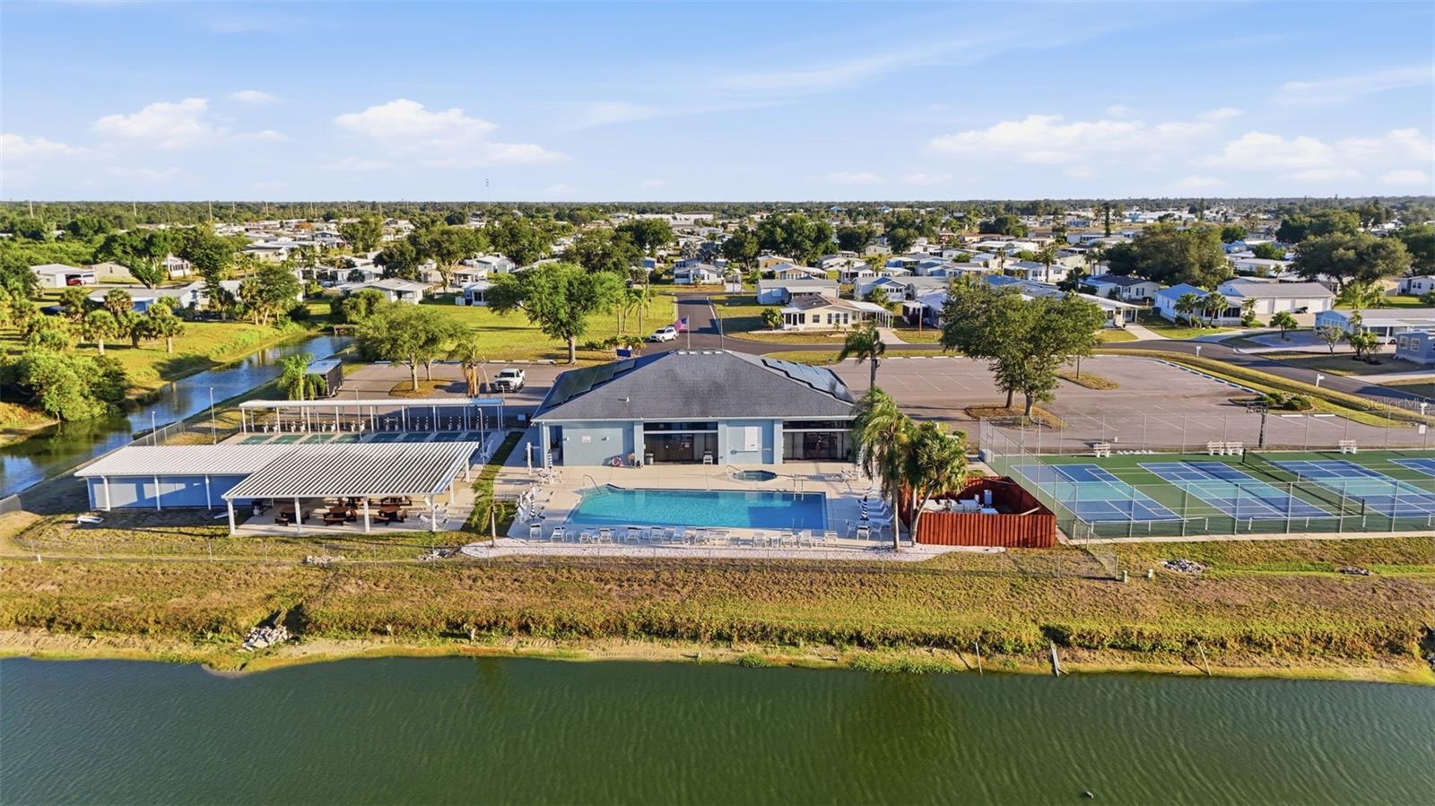 LEMON BAY ISLES PH 03 - Residential