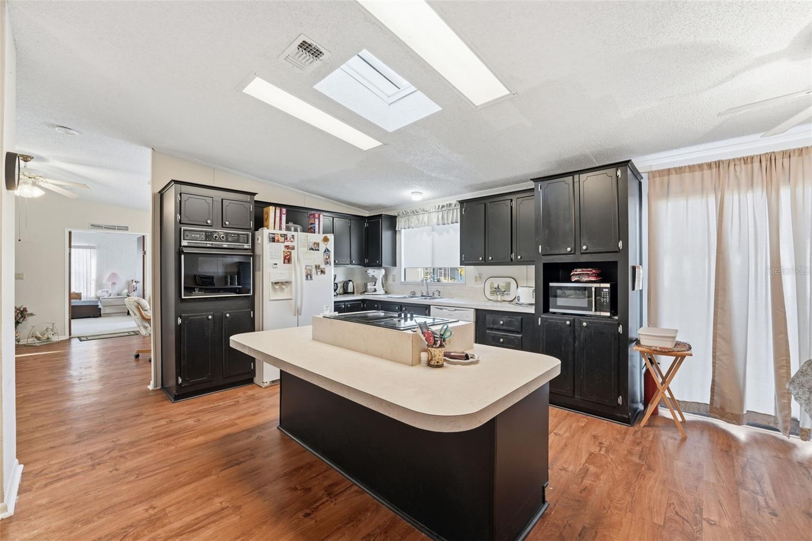 LEMON BAY ISLES PH 03 - Residential