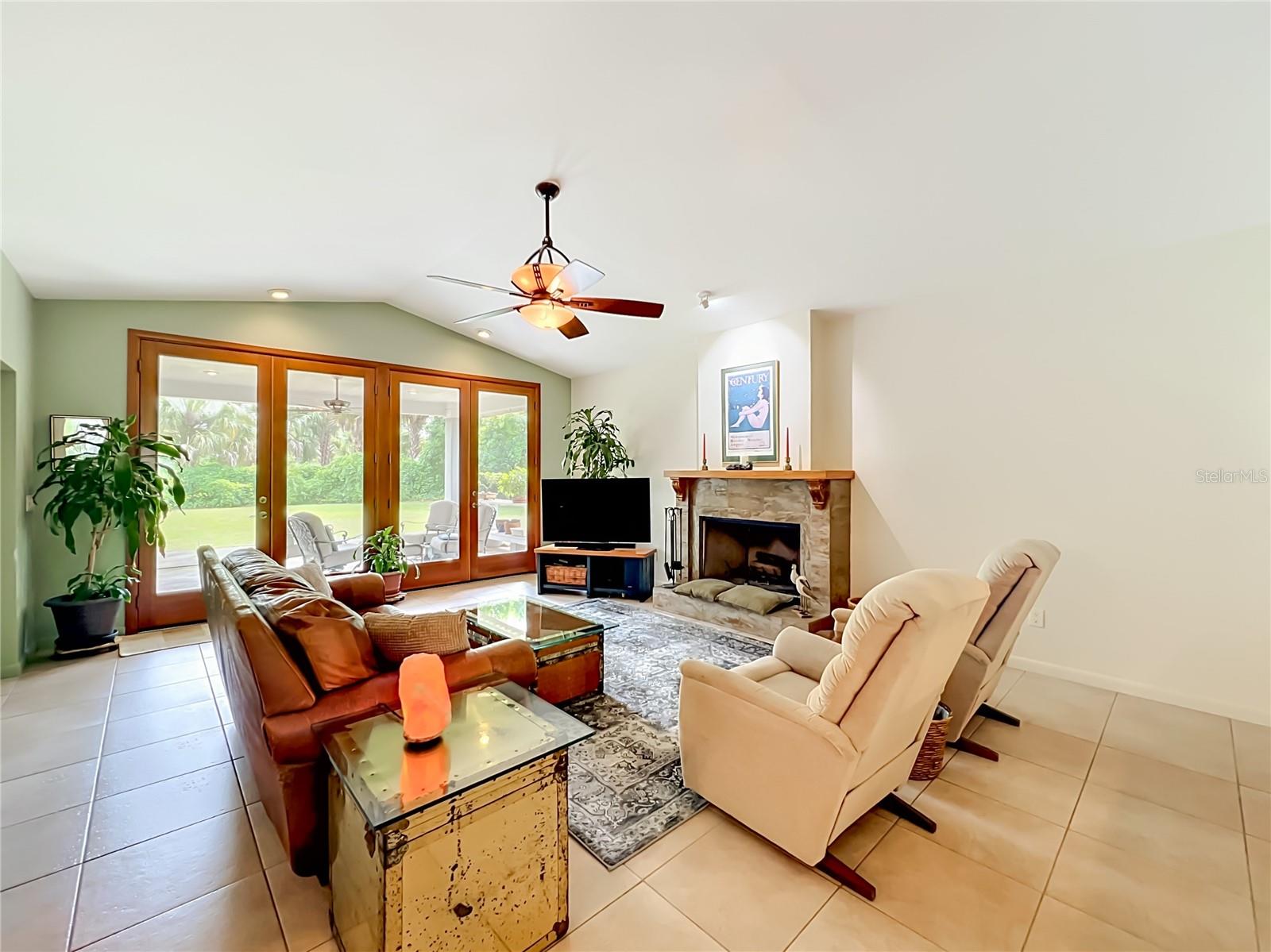 KILLARNEY POINT - Residential