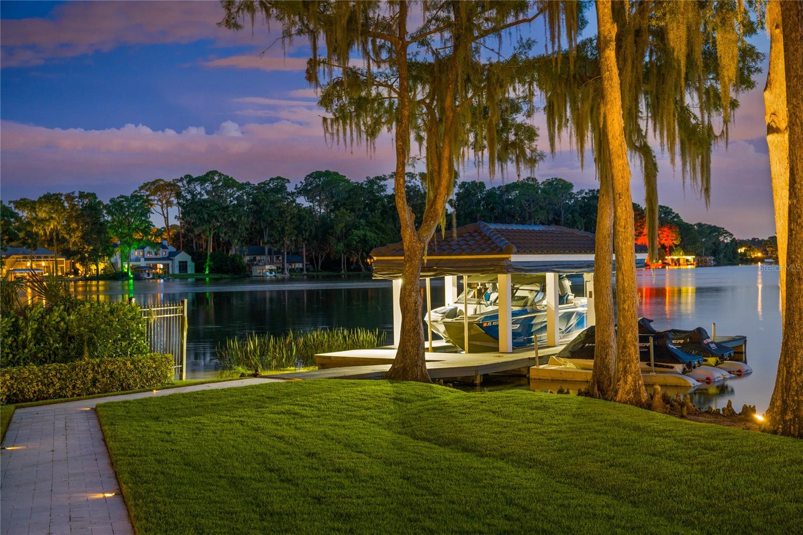 MAITLAND SHORES - Residential