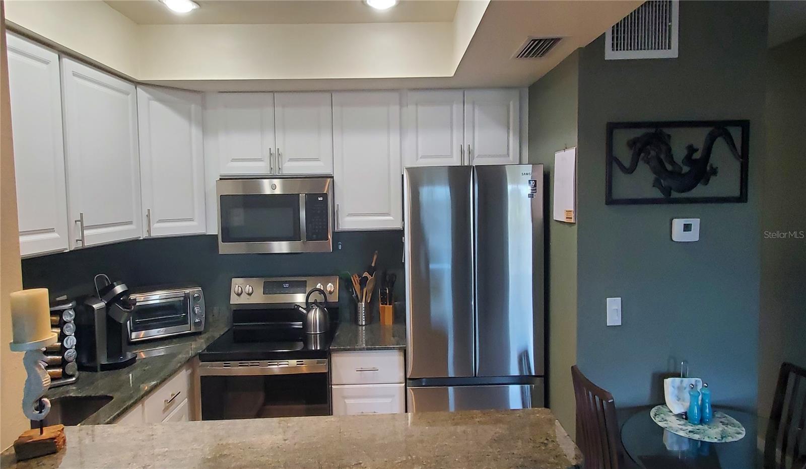 SUNSET PLAZA EAST APTS CONDO - Residential