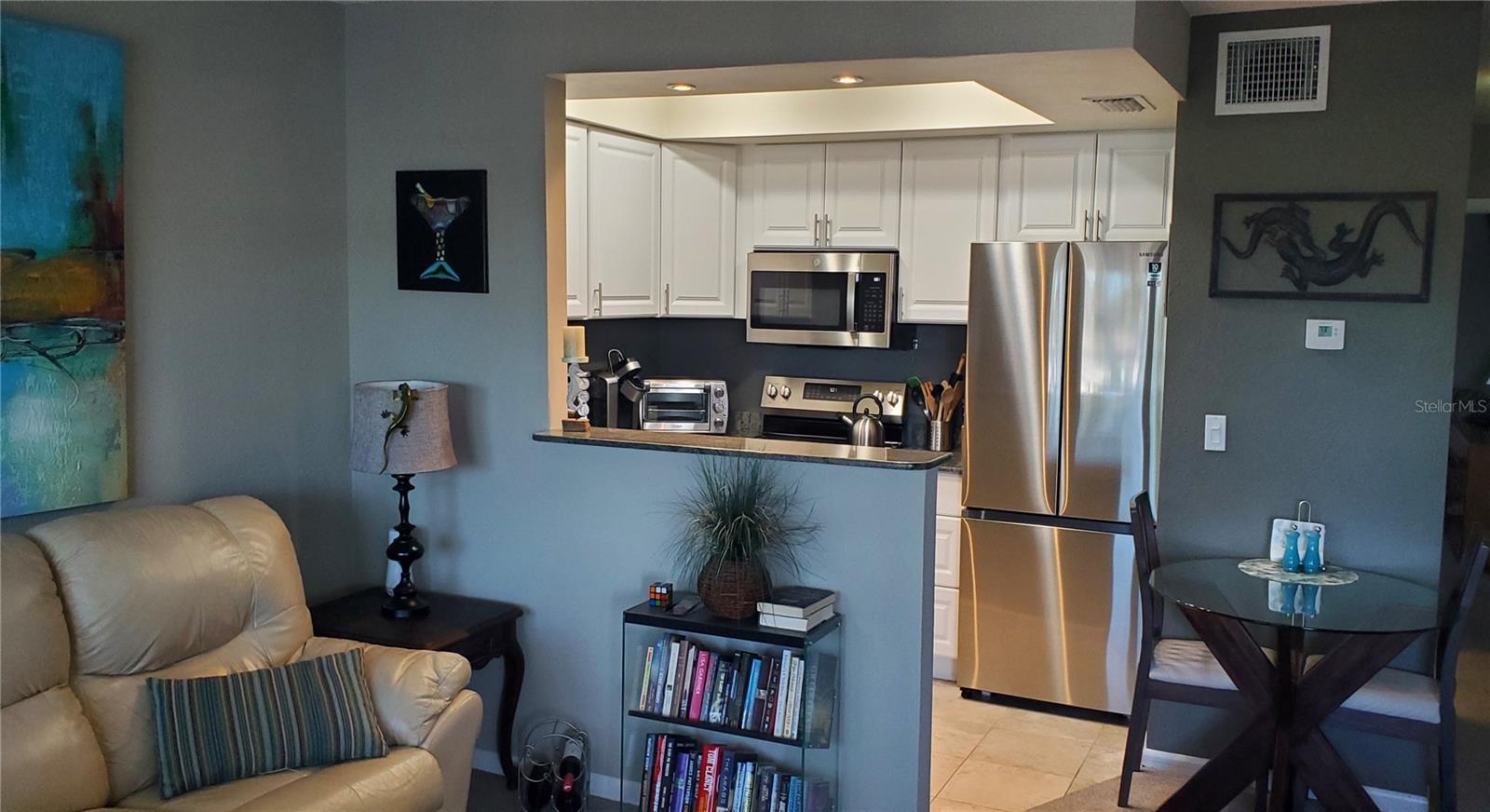 SUNSET PLAZA EAST APTS CONDO - Residential