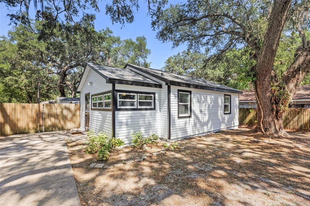 Photo of 6806 N 17th Street, Tampa, FL 33610 (MLS # TB8462248)