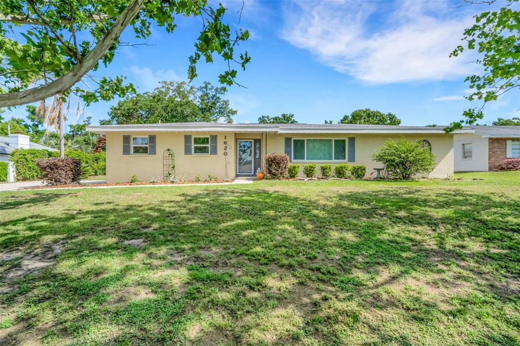 Photo of 1620 Rose Drive, Lakeland, FL 33813 (MLS # L4960986)