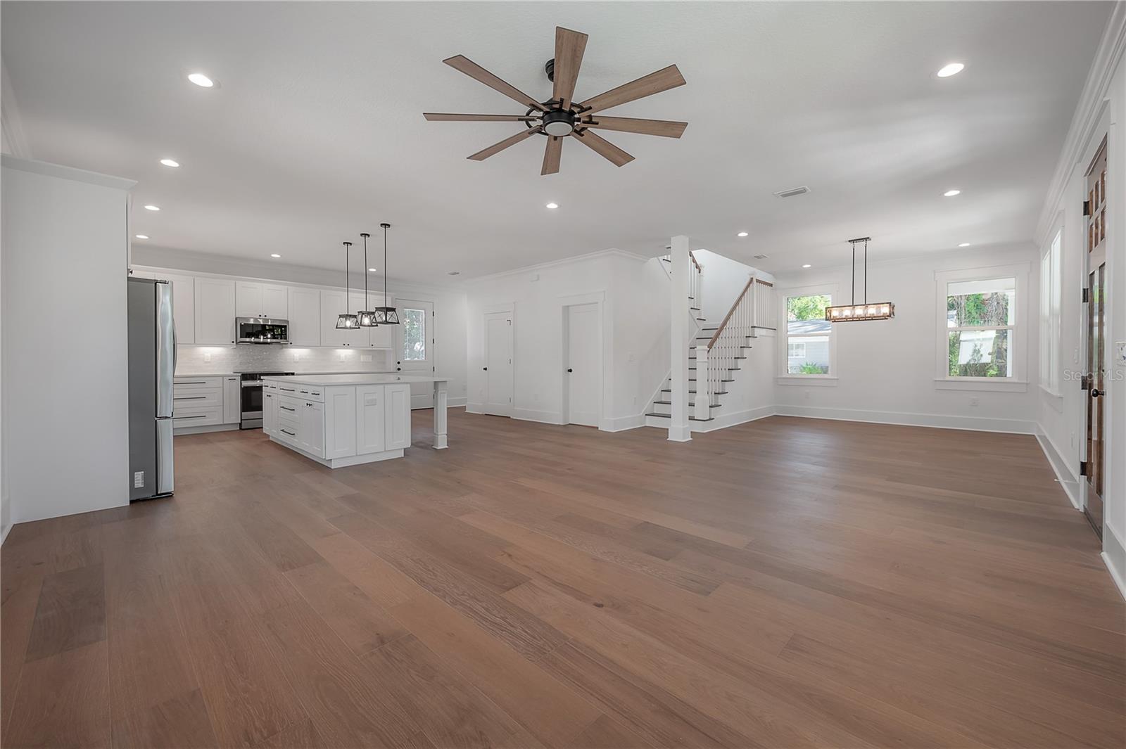 RECORD GROVE - Residential