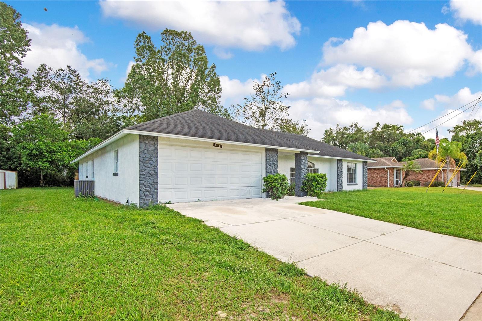 2113 N NORMANDY BOULEVARD