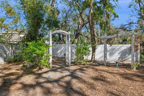 A home in ELLENTON