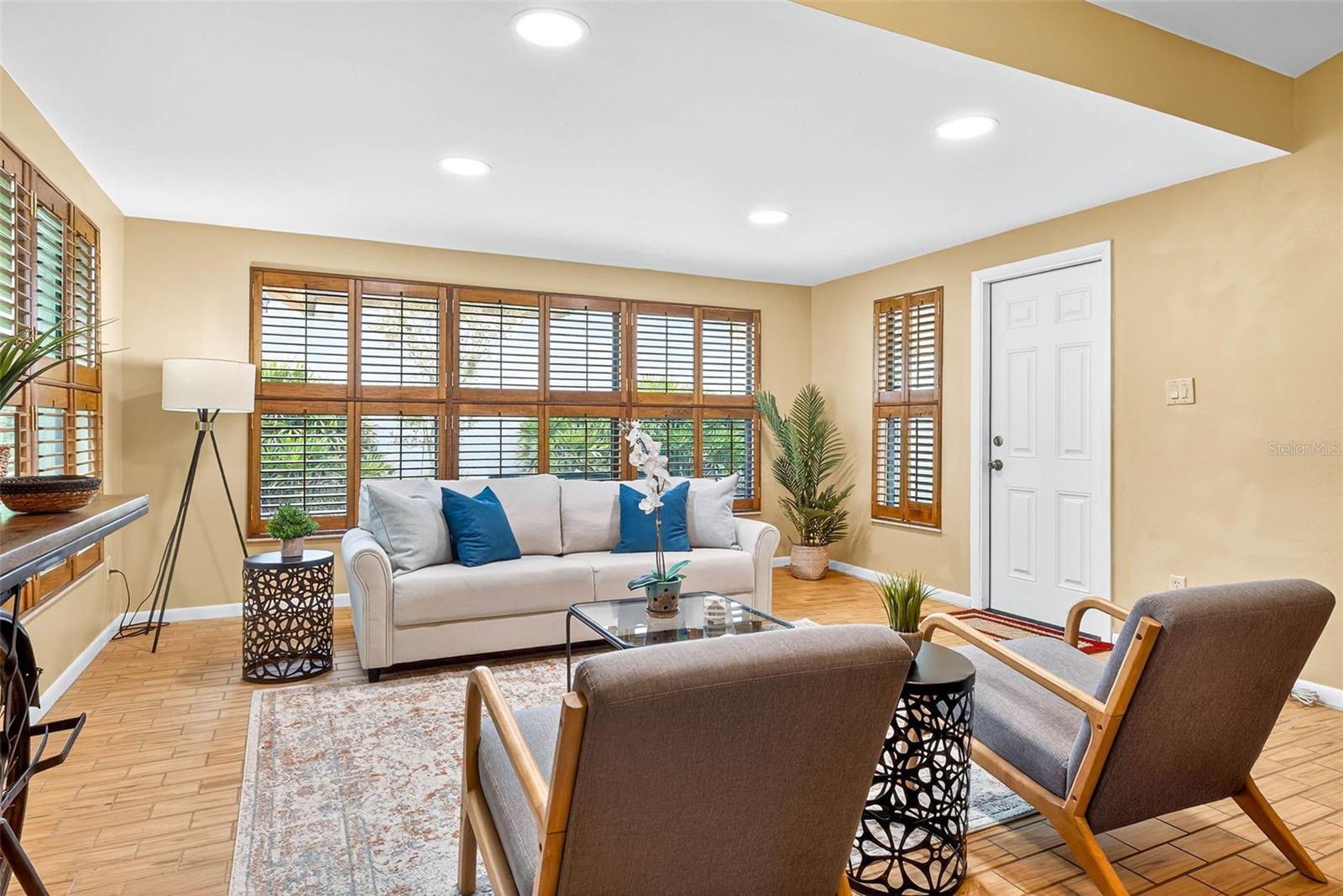 VISTA DEL RIO - Residential