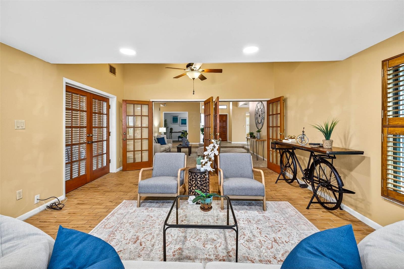 VISTA DEL RIO - Residential