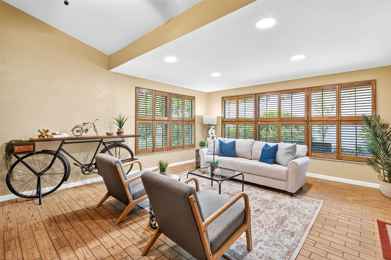 VISTA DEL RIO - Residential