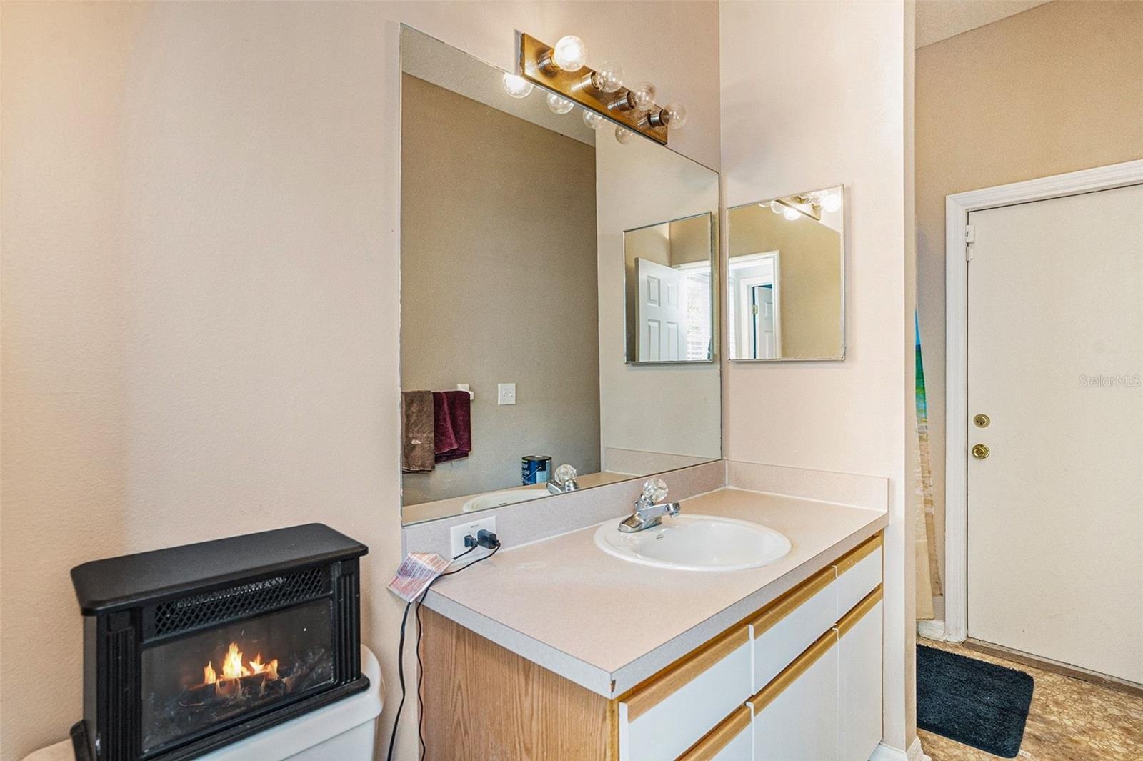 CLUBHOUSE ESTATES AT SUMMERFIE - Residential