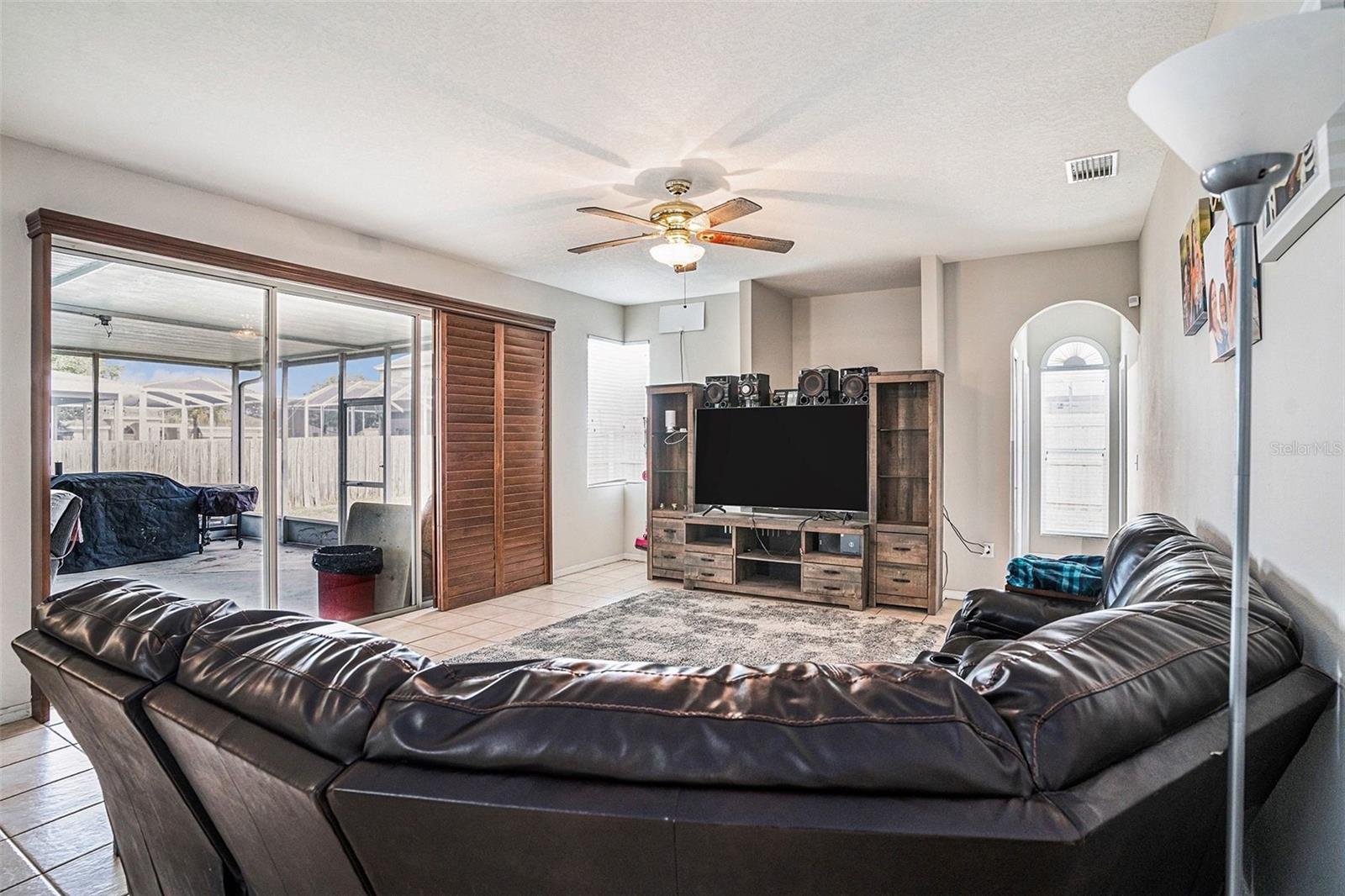 CLUBHOUSE ESTATES AT SUMMERFIE - Residential