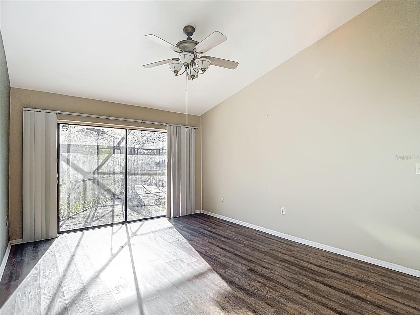 TURTLE LAKES - Residential