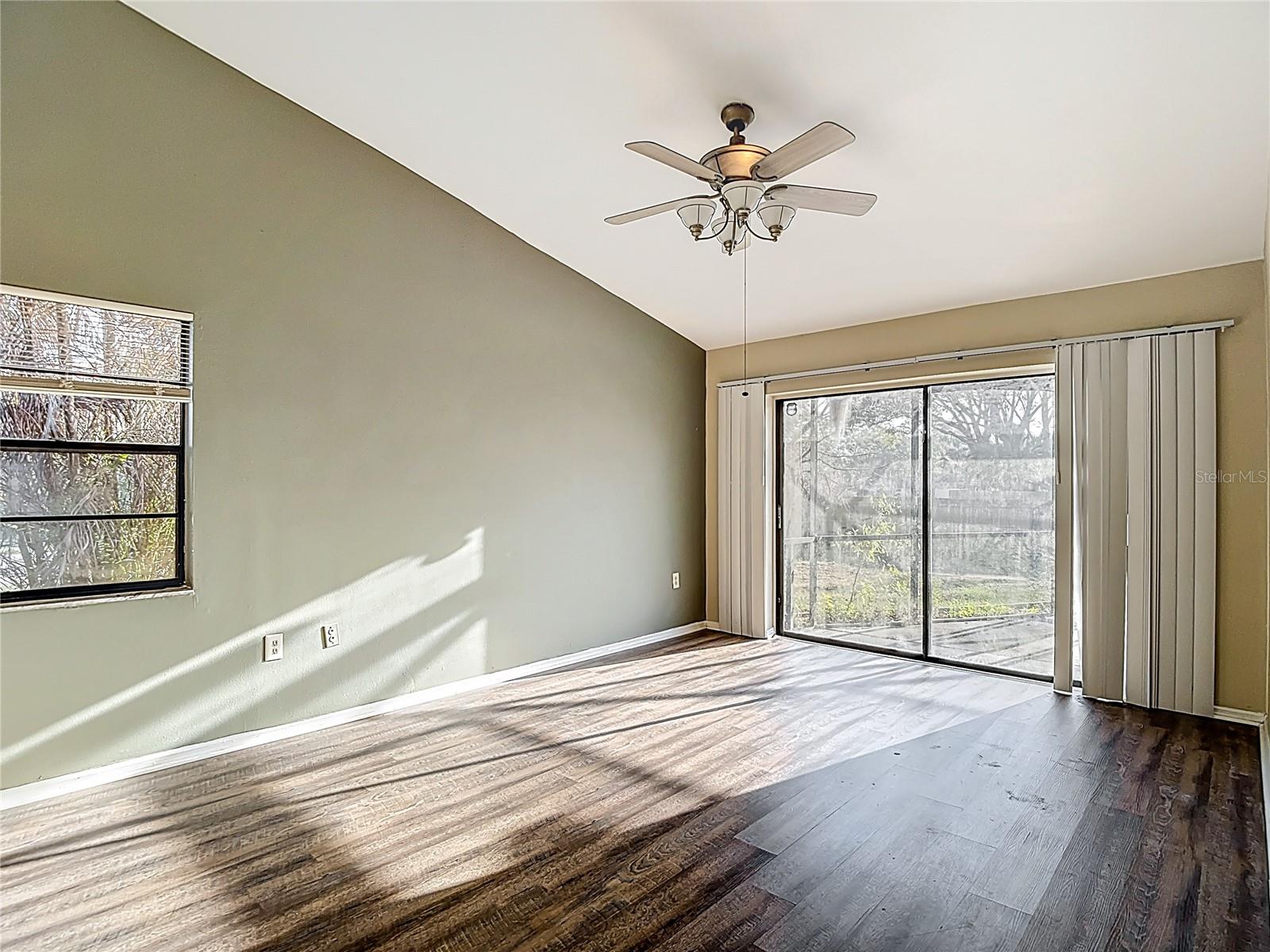 TURTLE LAKES - Residential