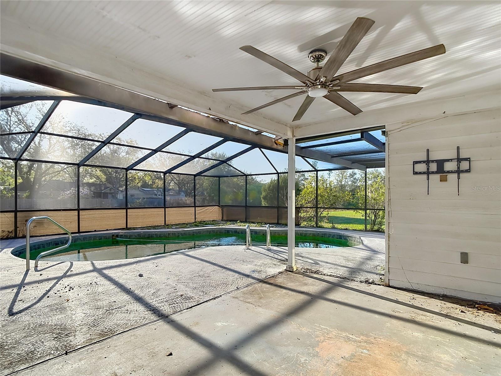 TURTLE LAKES - Residential