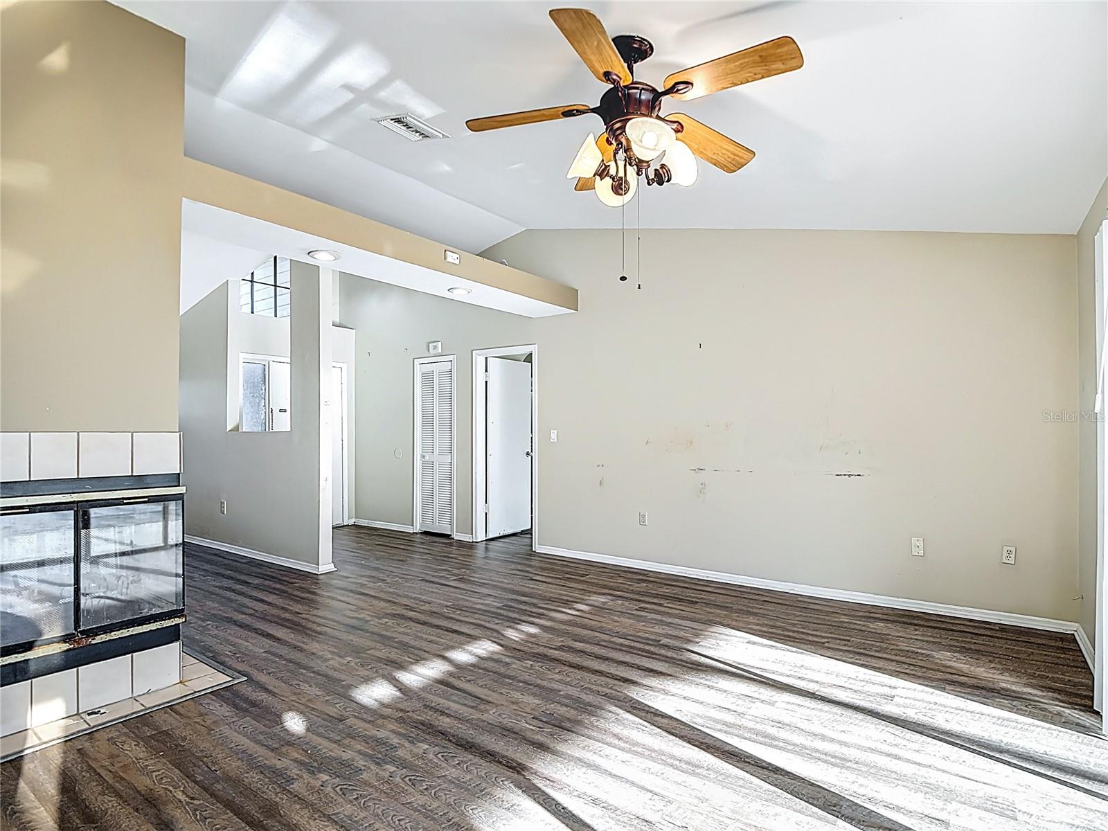 TURTLE LAKES - Residential