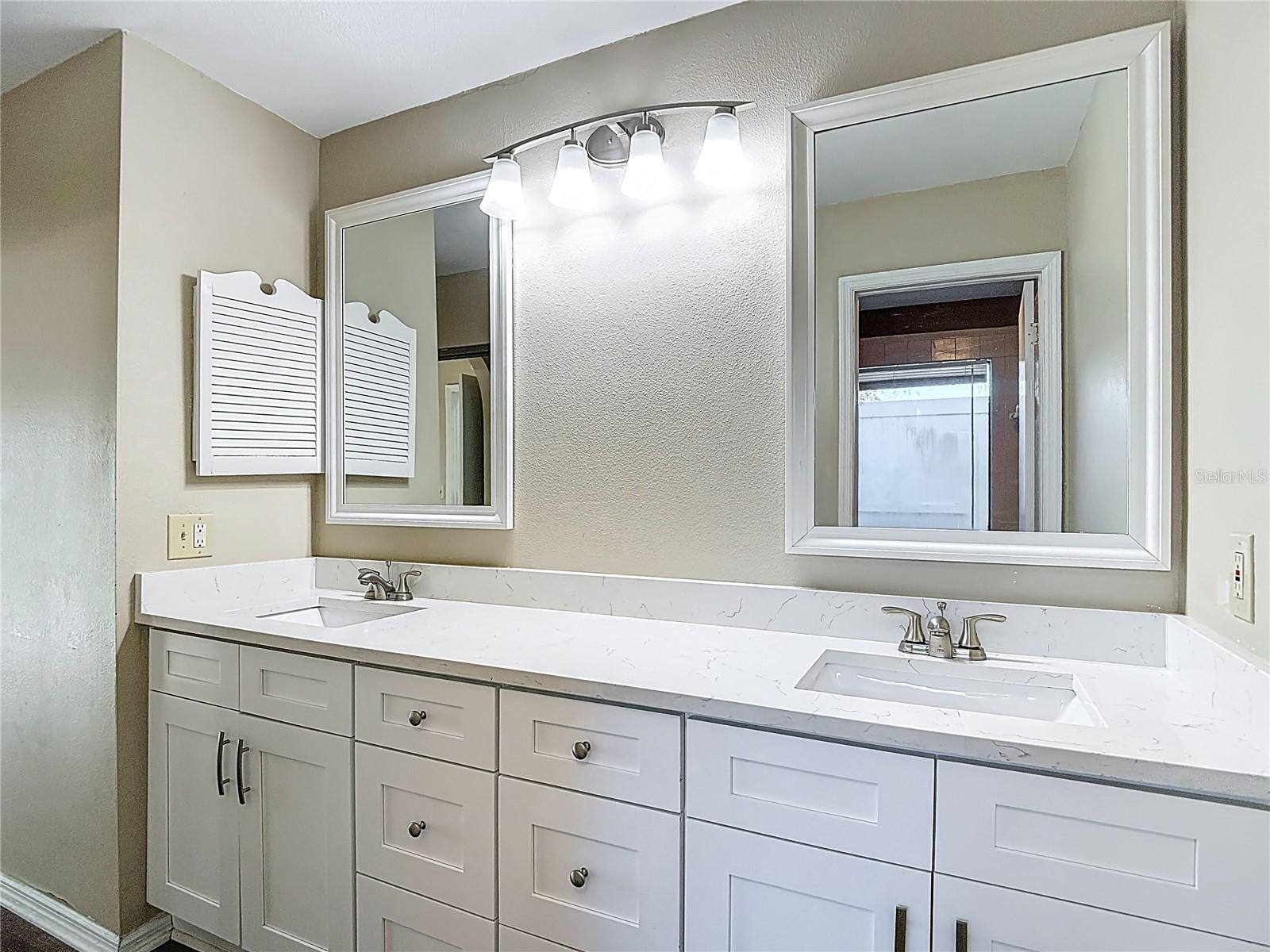 TURTLE LAKES - Residential