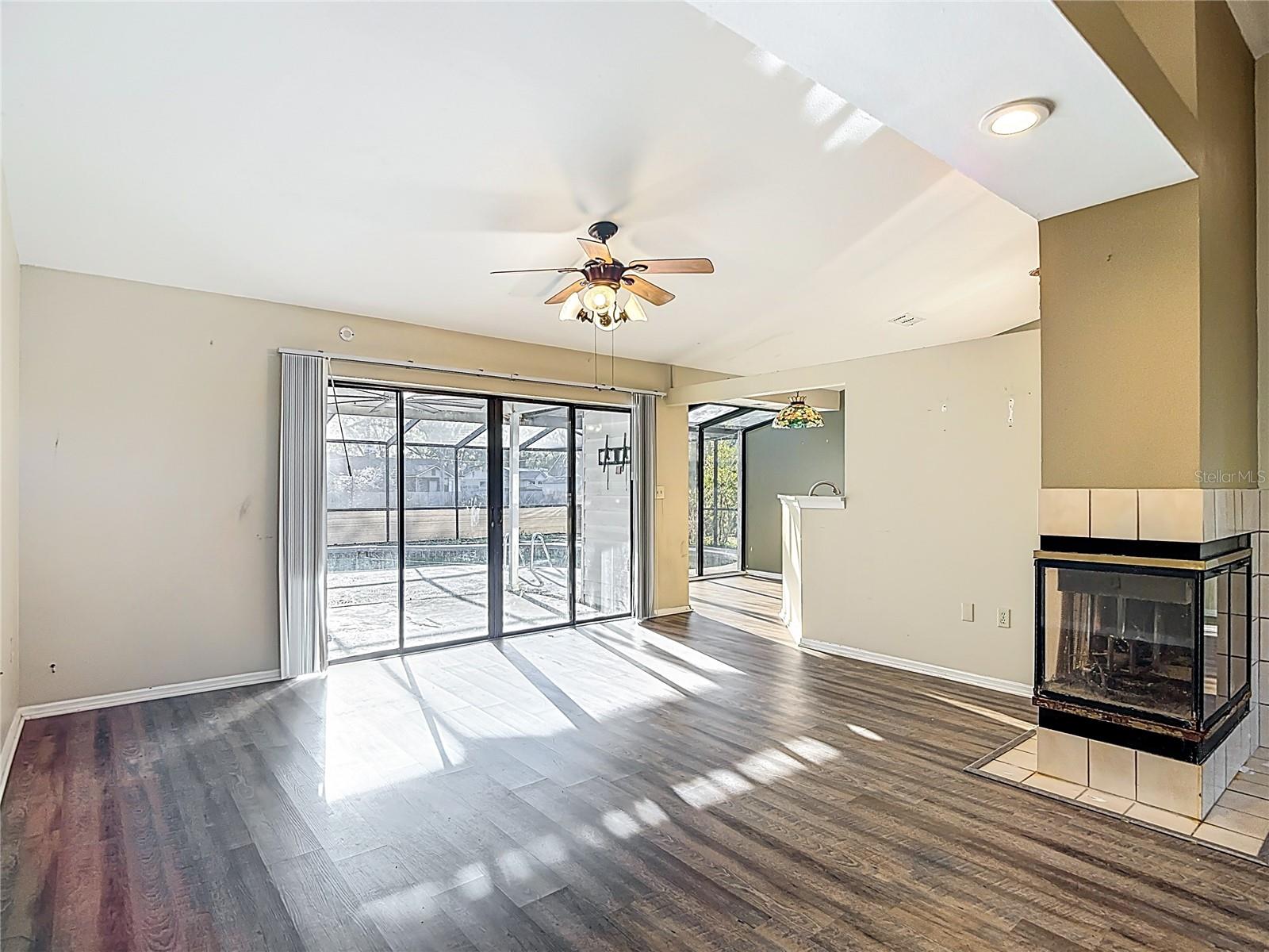 TURTLE LAKES - Residential