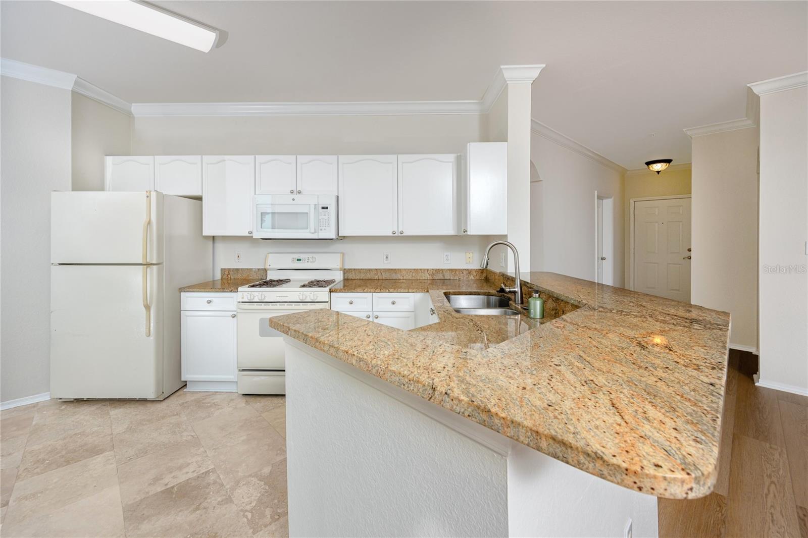 GRAND BELLAGIO AT BAYWATCH CONDO THE - Residential Lease