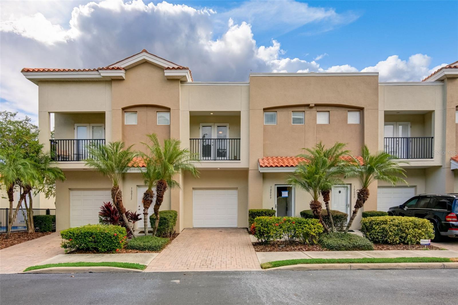 View ST PETERSBURG, FL 33702 townhome