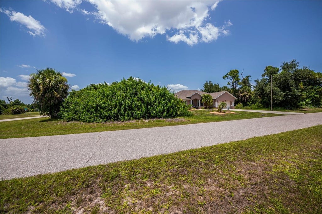 Photo of 121 Red Cedar Park, Rotonda West, FL 33947 (MLS # C7530184)