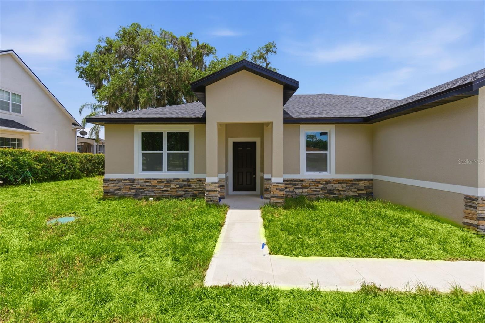 340 W GRAHAM PARK DR