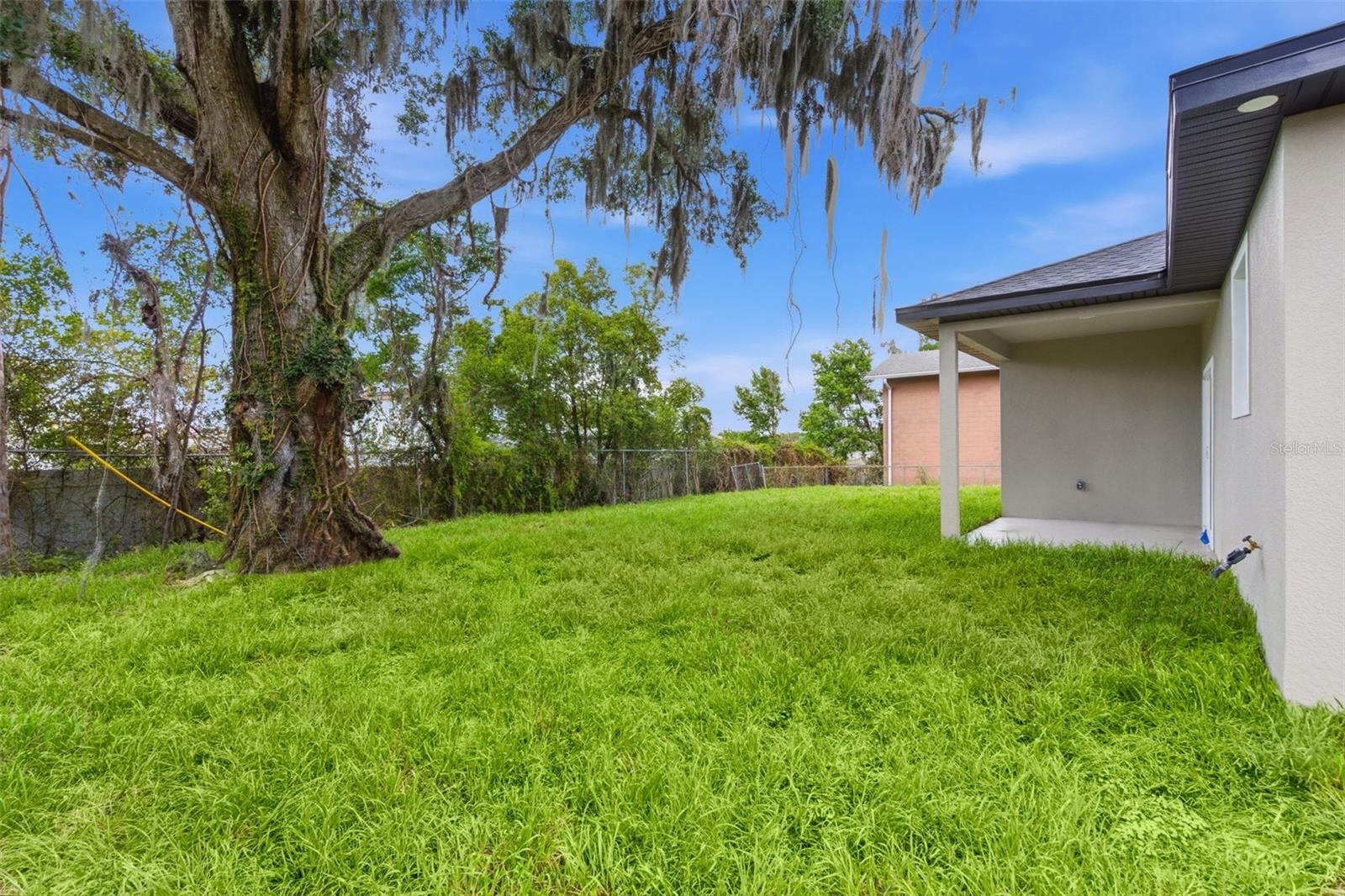340 W GRAHAM PARK DR
