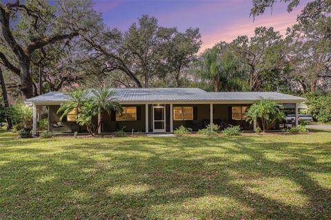 A home in BUSHNELL