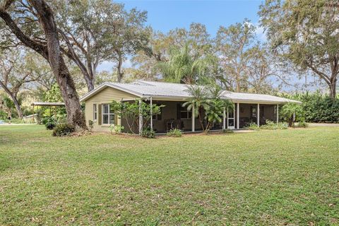 A home in BUSHNELL