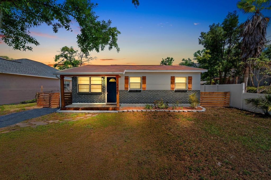 Photo of 3605 W Iowa Avenue, Tampa, FL 33611 (MLS # TB8497676)