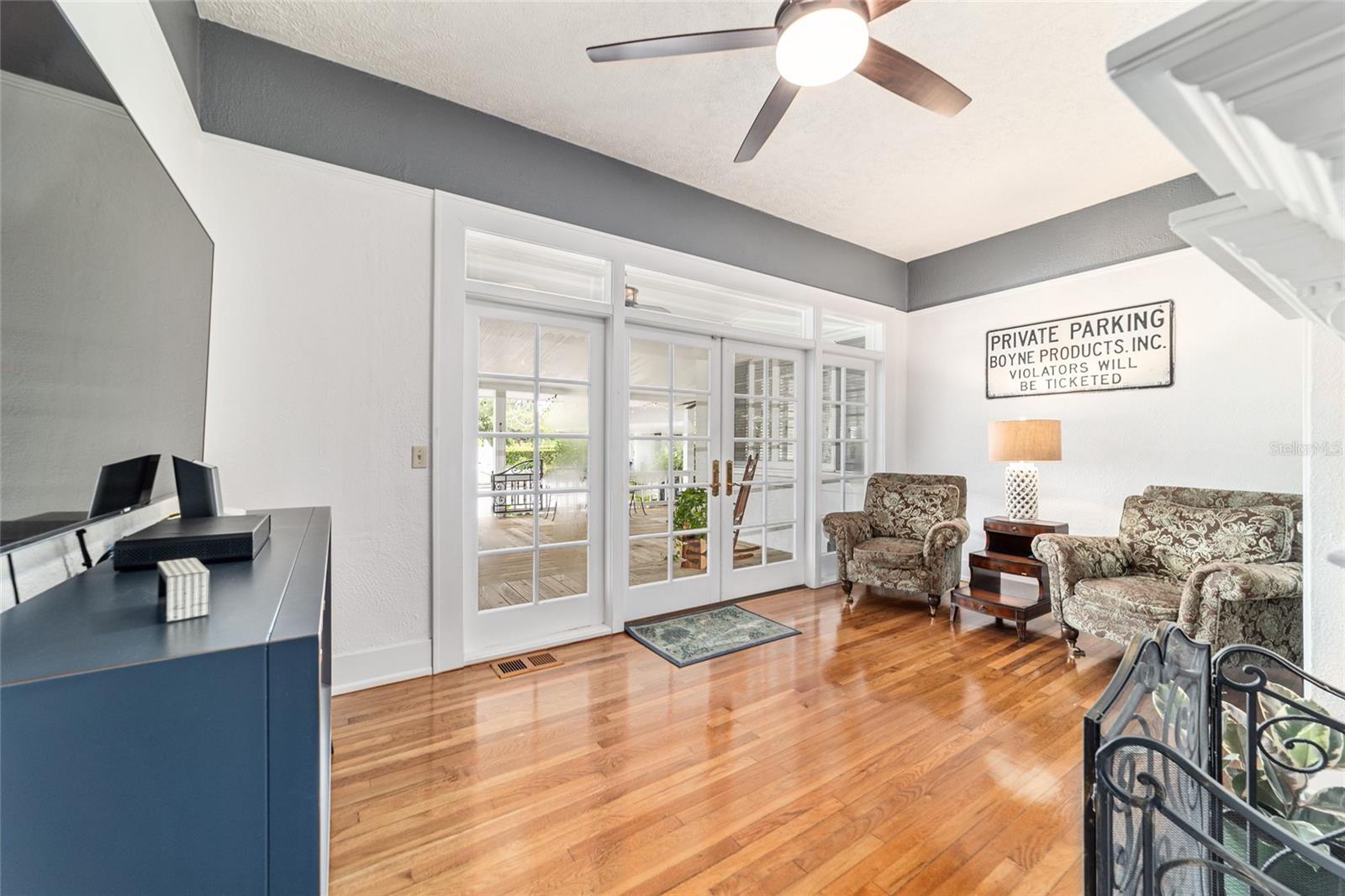 ALVAREZ GRANT - Residential