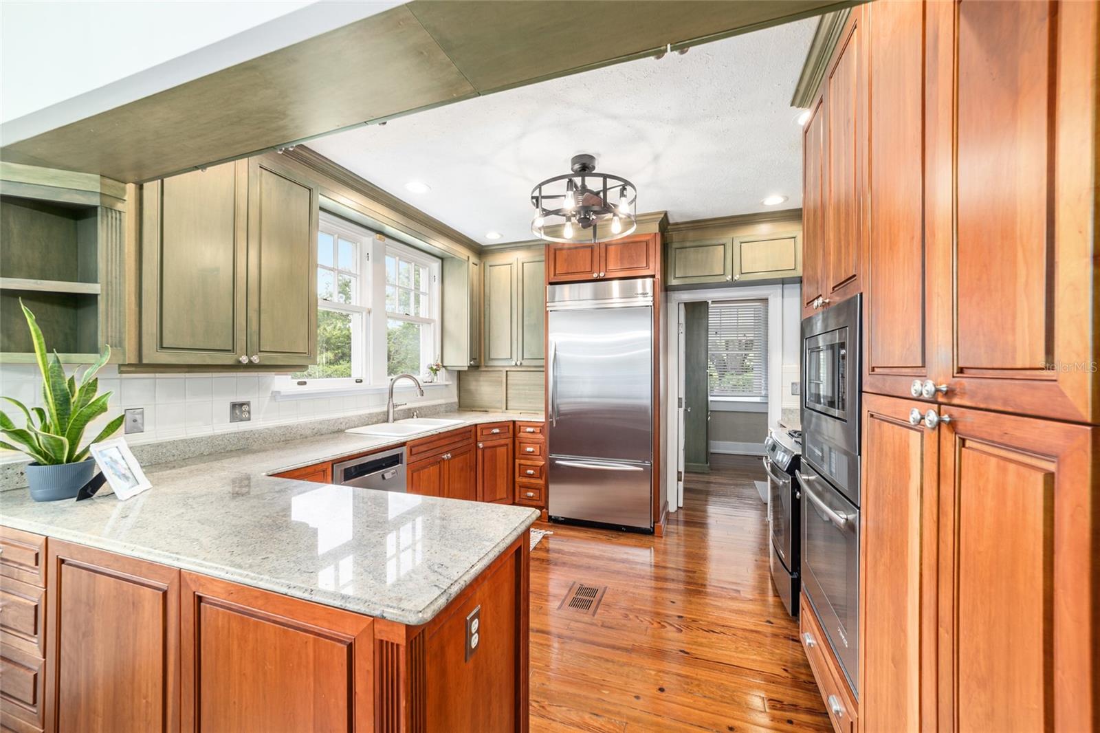 ALVAREZ GRANT - Residential