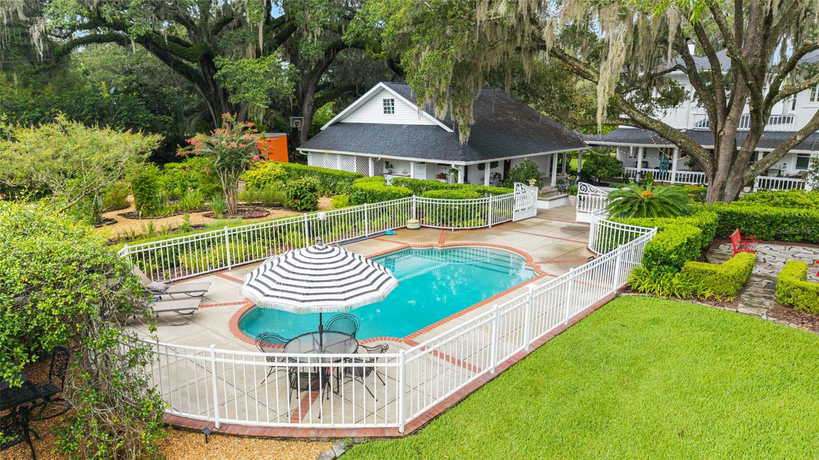 ALVAREZ GRANT - Residential