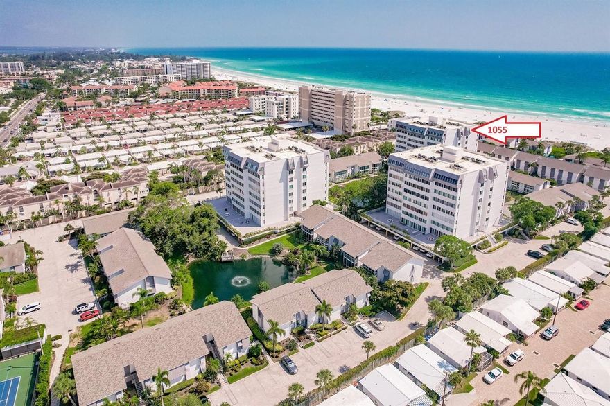 2 BR - 2 BA - 4 Person Max - High-rise - Pond View - Approximately 75 yards away from Crescent Beach
This property is a 30 night minimum.
This luxurious 2 bedroom, 2 full bathroom unit is only steps from Crescent Beach. Located on the 8th floor in a Gulf-side High-rise, you will experience the many beautiful views of Siesta Key.
The kitchen has stainless steel appliances, updated floors, and a ceiling fan. The dining area has seating for 6 and flows seamlessly into the living area.
Enjoy plenty of natural light and views through the lanai in this open concept space. The living area has comfortable couch seating, a 65" Smart TV for entertaining and a ceiling fan. Access the lanai from the living room, through large sliding glass doors.
The enclosed lanai has wrap around views of Siesta Key, ceiling fans for comfortable indoor/outdoor living and is the perfect place to soak up the Florida views. This updated space has beautiful tile throughout, comfortable lounge furniture and an additional dining area.
The master bedroom has a king bed, a 52" TV and a ceiling fan and access to the lanai through sliding glass doors. The master bathroom has a walk-in shower with updated tile, a grab bar, a built-in seat and new fixtures. There is a single sink vanity with granite counter tops and great lighting.
The guest bedroom has 2 twin beds, a 40" TV and a ceiling fan and a window seating area. The guest bathroom has an updated tiled shower with a walk-in glass door shower, a grab bar and a built-in shower seat. The vanity has a single sink with a granite counter top and updated light fixtures.
There is an assigned parking spot located in the parking garage under the building. There is an in-unit washer and dryer. This condo is accessible via elevators and stairs.
Internet access, beach access, tennis court, fitness center, sauna and access to two heated swimming pools included. No pets are permitted on the property.
Condo Summary:
Bedding: Master Bedroom: 1 King - Guest Bedroom: 2 Twins - Sleeper Sofa: No
Electronics: Living-room: 65' Smart' TV - Master Bedroom: 52'' TV - Guest Bedroom: 40" TV
Bathrooms: Master: Walk-in Shower - with grab bars - with a shower seat
Guest: Walk-in Shower - with grab bars - with a shower seat